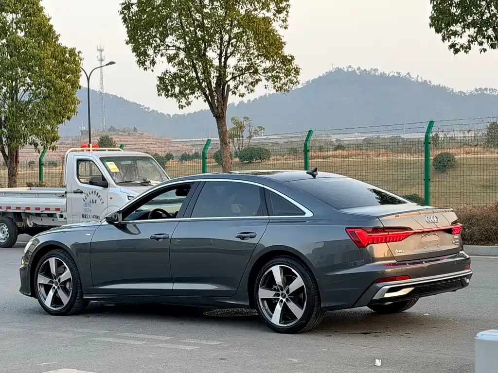 Audi A6L 2022 из CN, фото 10