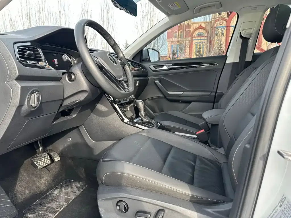 Volkswagen T-Roc 2023 из CN, фото 6