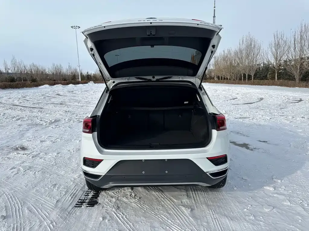 Volkswagen T-Roc 2023 из CN, фото 10