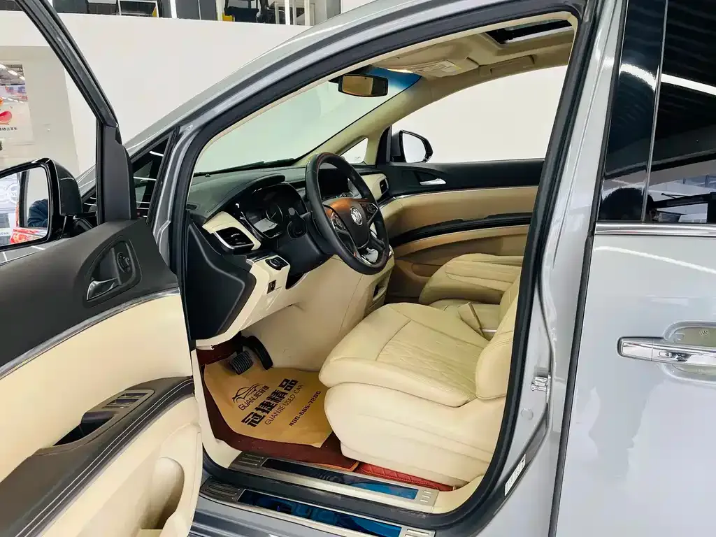Buick GL8 2024 из CN, фото 3