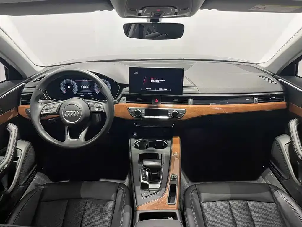 Audi A4L 2021 из CN, фото 5