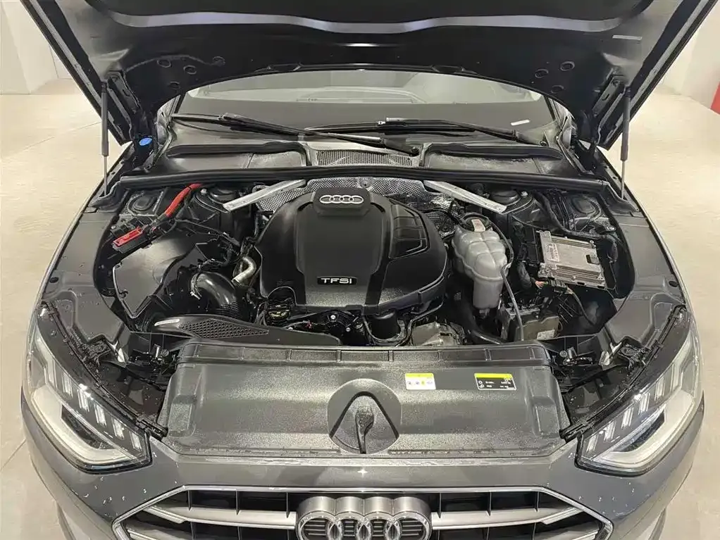 Audi A4L 2021 из CN, фото 9