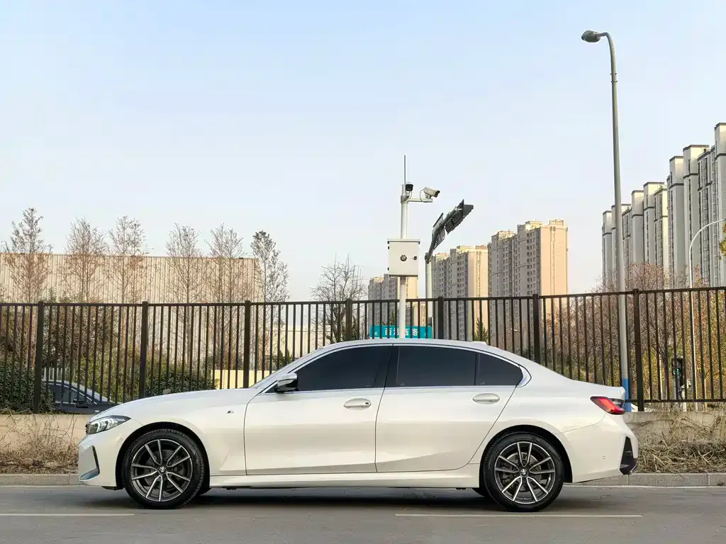 BMW 3 Series 2024 из CN, фото 3