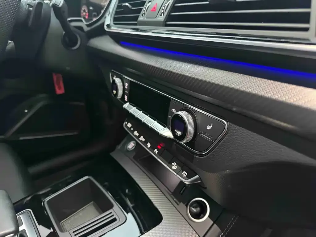 Audi Q5L 2021 из CN, фото 2