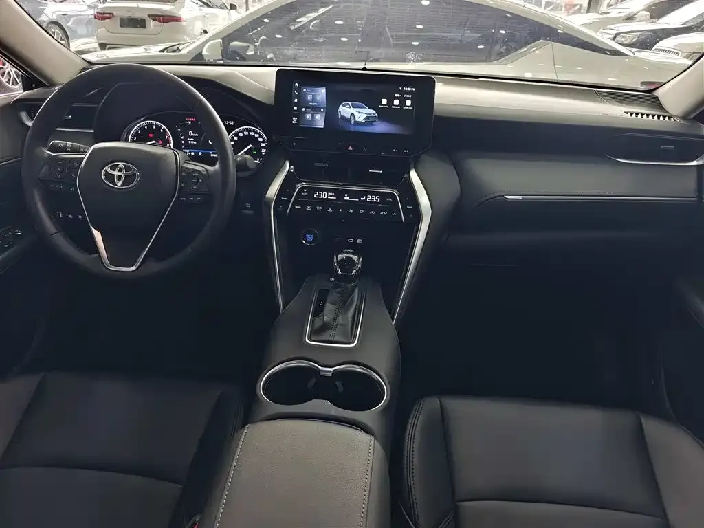 Toyota Harrier 2023 из CN, фото 3