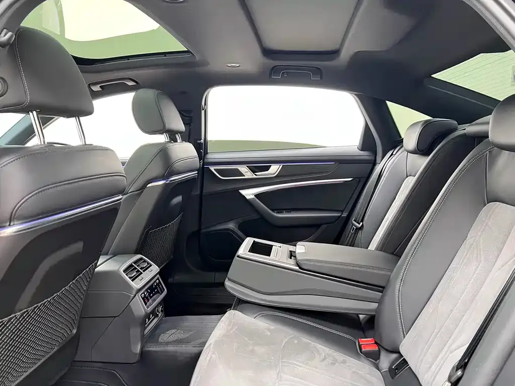 Audi A6L 2023 из CN, фото 5