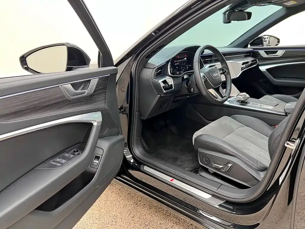 Audi A6L 2023 из CN, фото 9