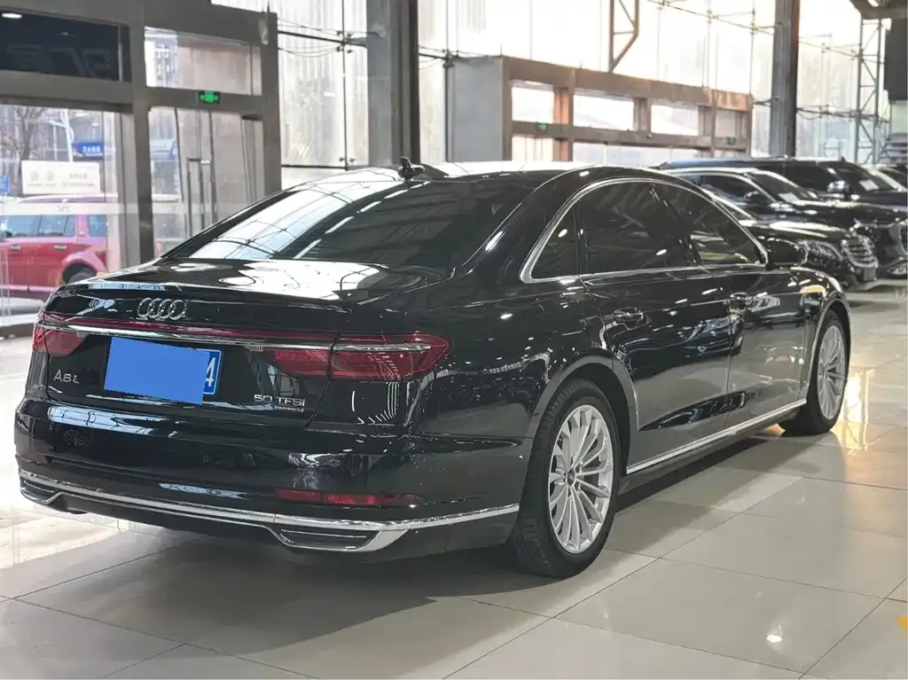 Audi A8 2021 из CN, фото 8