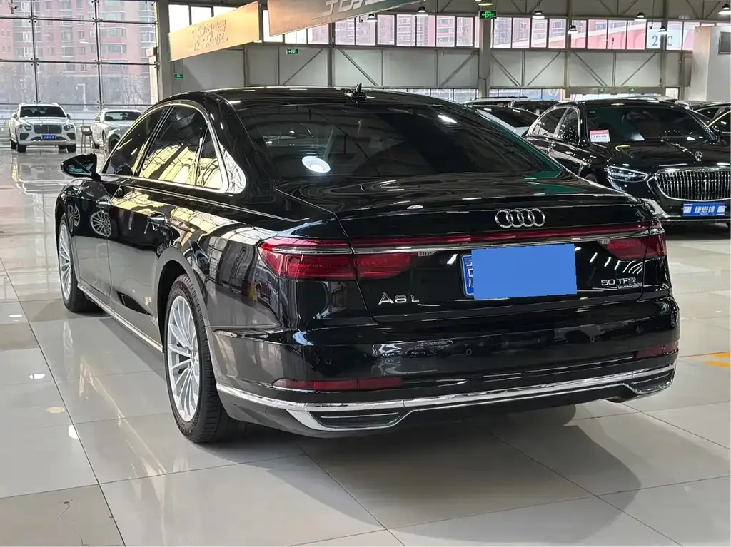 Audi A8 2021 из CN, фото 9