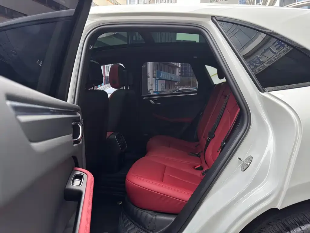 Porsche Macan 2021 из CN, фото 6