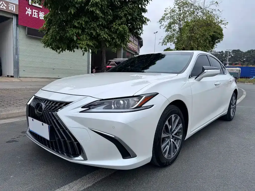 Lexus ES 2023 из CN, фото 1