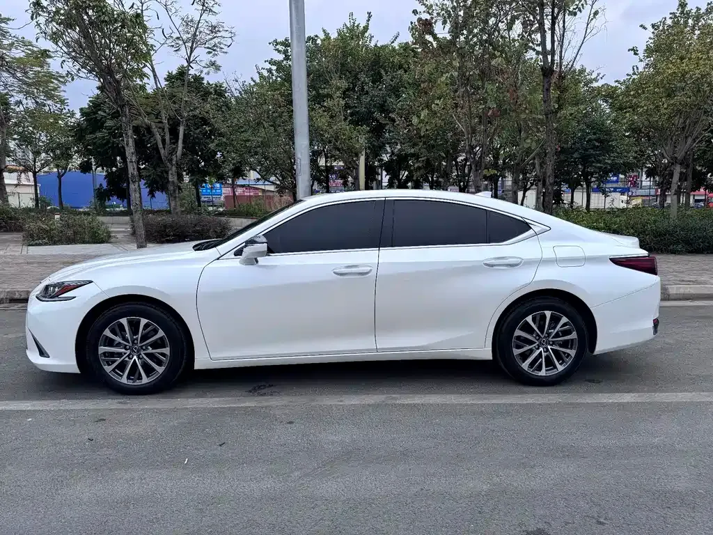 Lexus ES 2023 из CN, фото 9