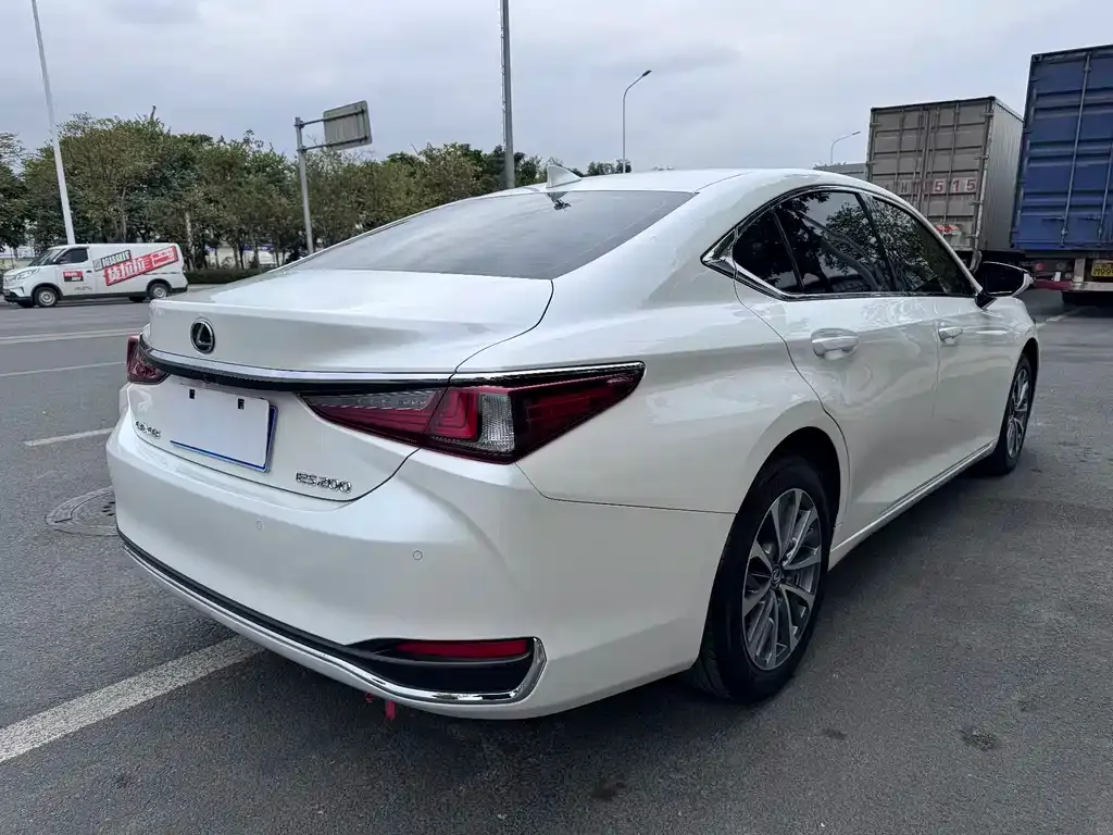 Lexus ES 2023 из CN, фото 4