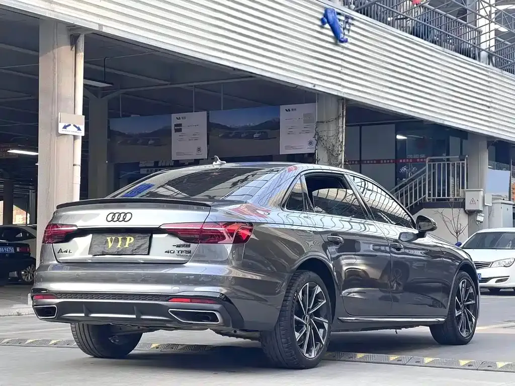 Audi A4L 2023 из CN, фото 2