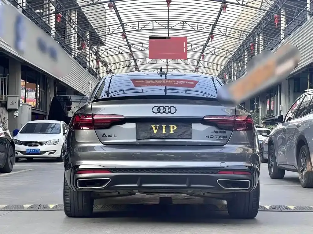 Audi A4L 2023 из CN, фото 9