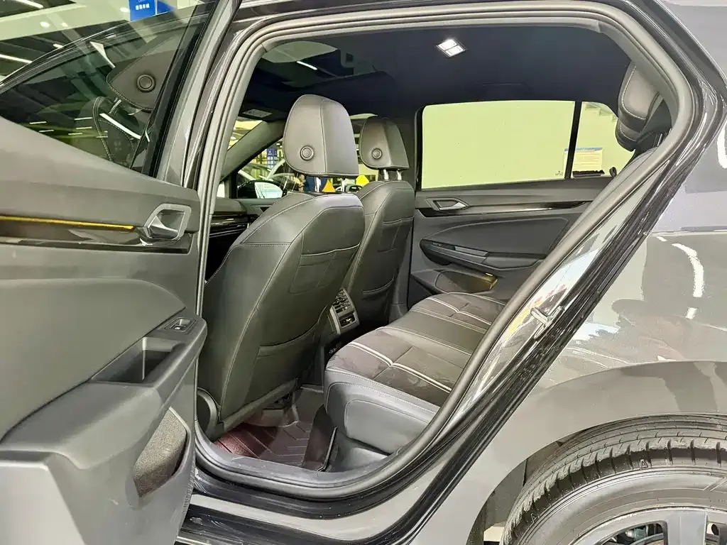 Volkswagen Golf 2022 из CN, фото 8