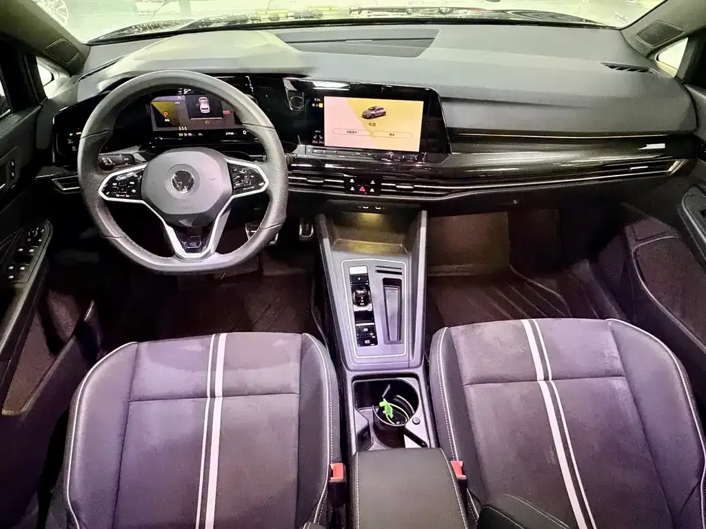 Volkswagen Golf 2022 из CN, фото 4