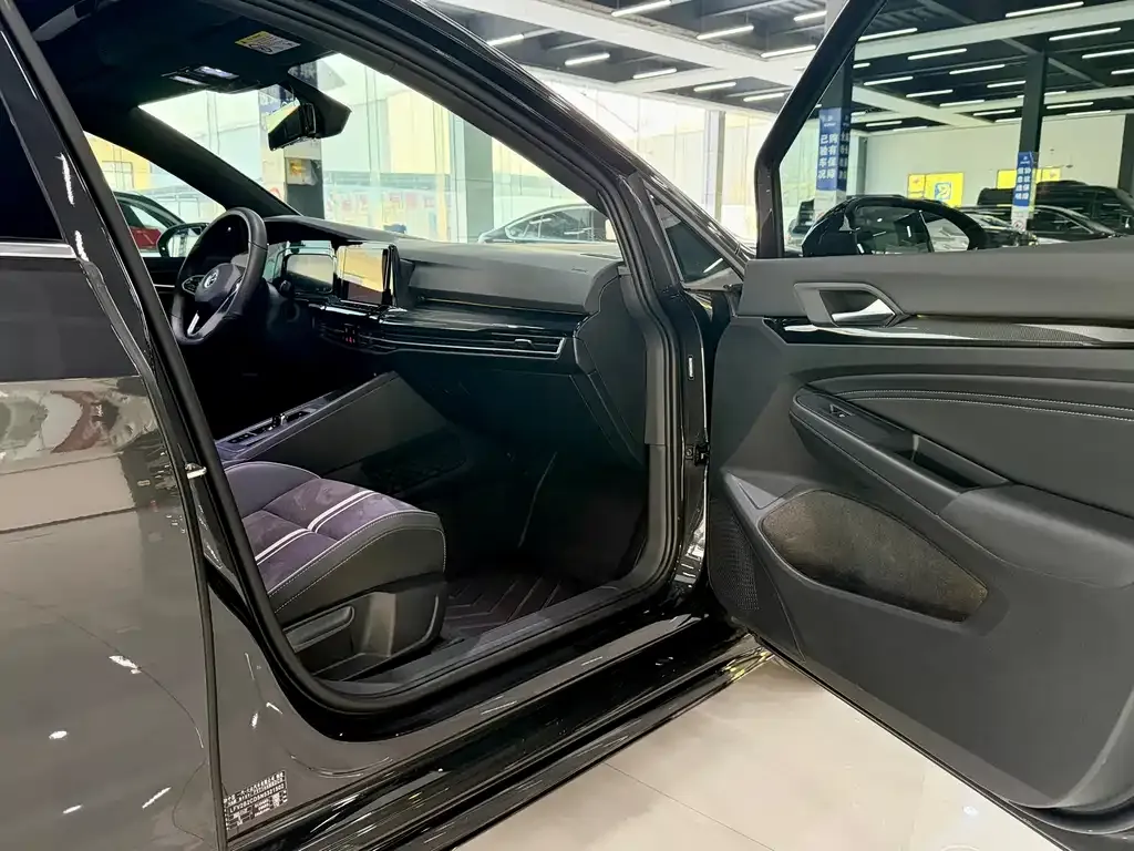 Volkswagen Golf 2022 из CN, фото 9
