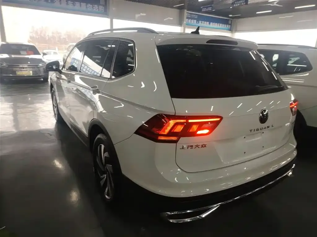 Volkswagen Tiguan L 2022 из CN, фото 2