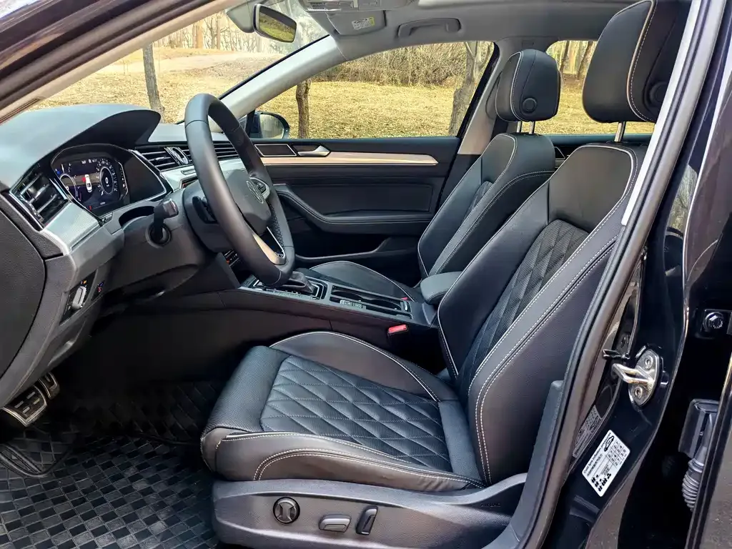 Volkswagen Magotan GTE PHEV 2022 из CN, фото 3