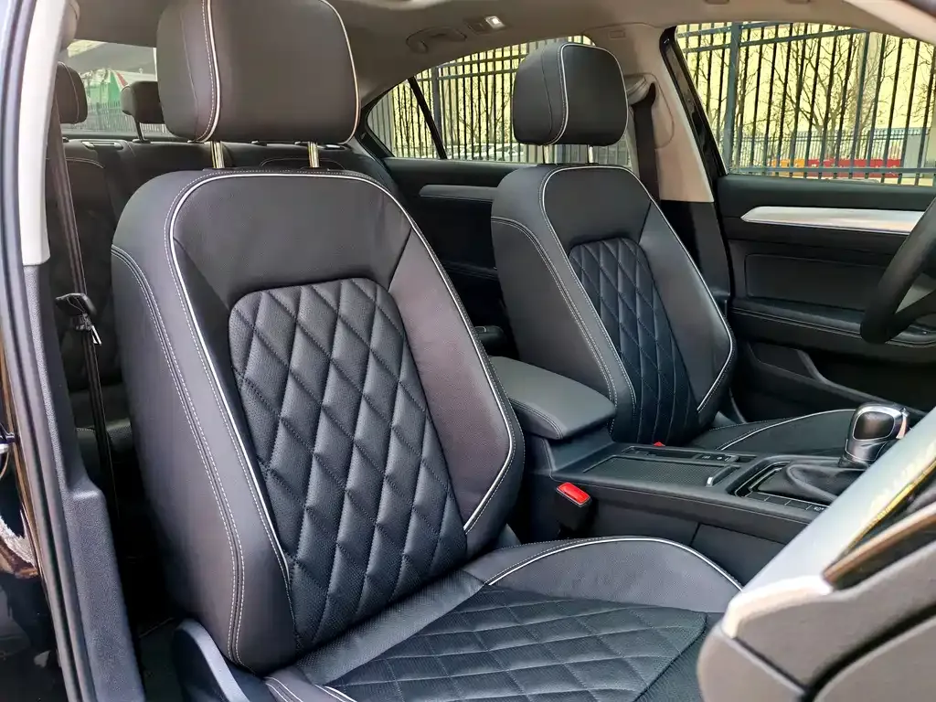 Volkswagen Magotan GTE PHEV 2022 из CN, фото 6