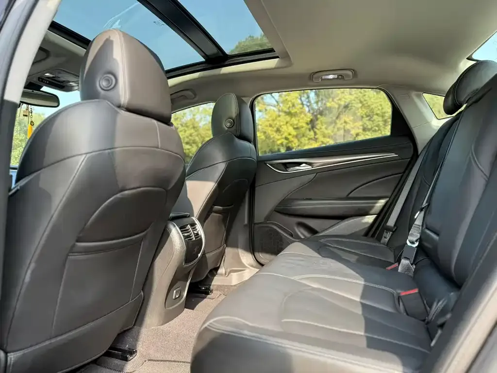 Buick LaCrosse 2021 из CN, фото 3