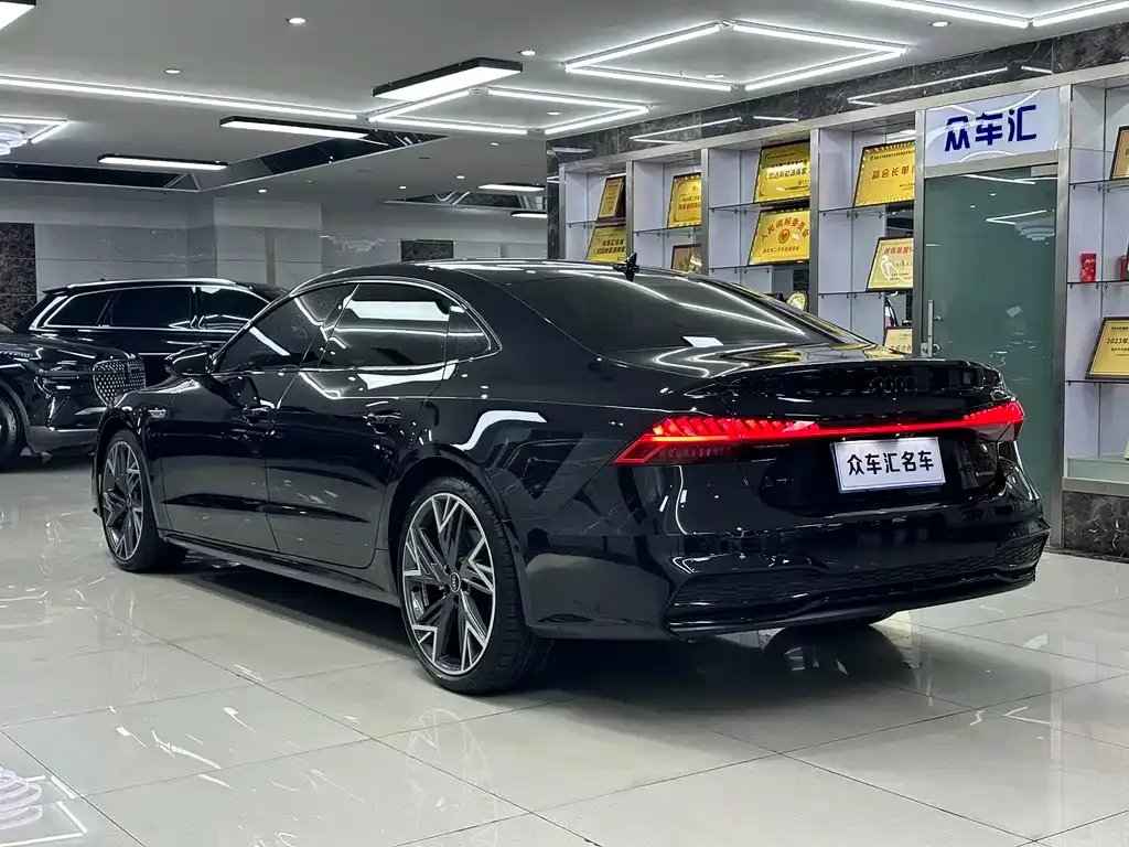 Audi A7L 2023 из CN, фото 7