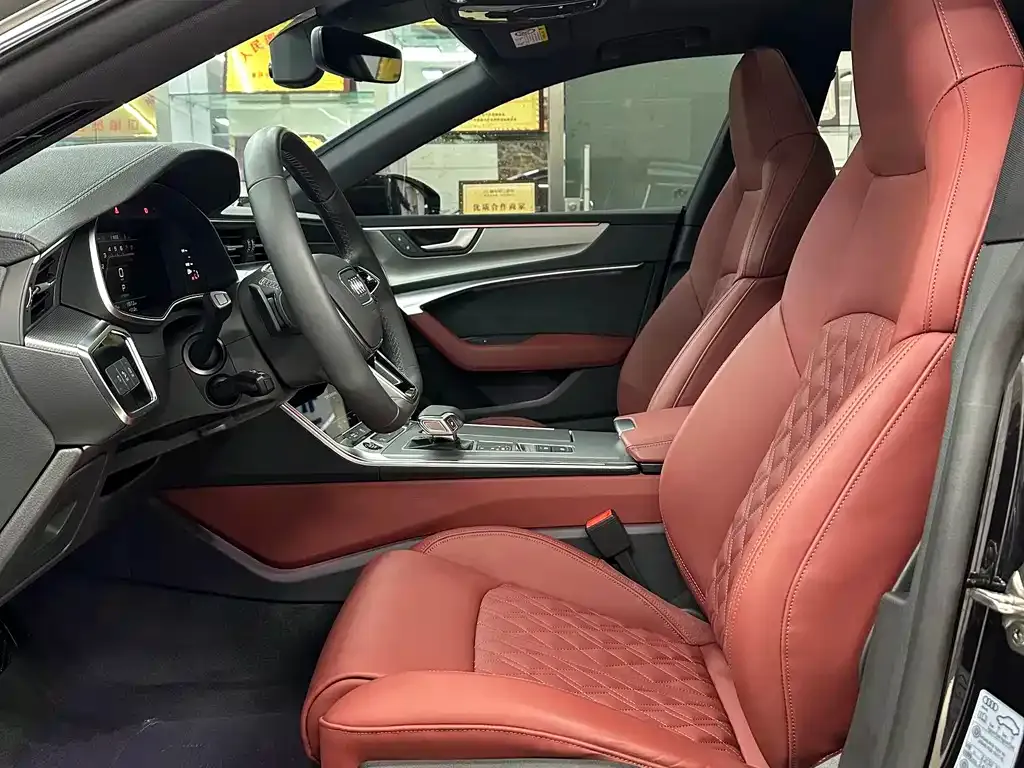 Audi A7L 2023 из CN, фото 5