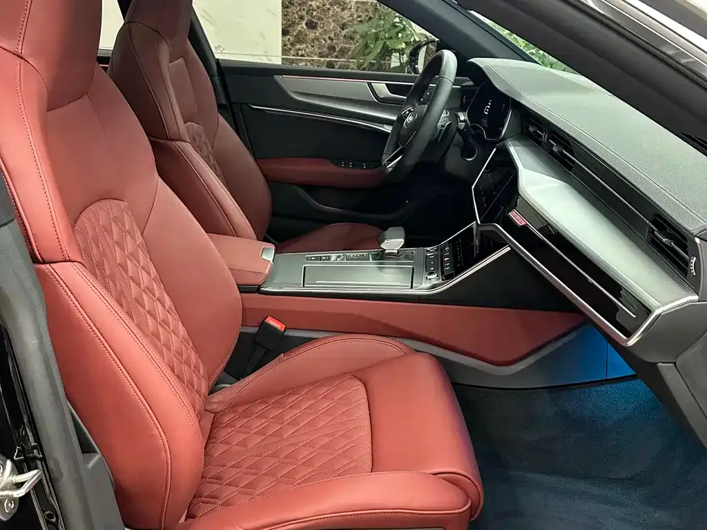 Audi A7L 2023 из CN, фото 4