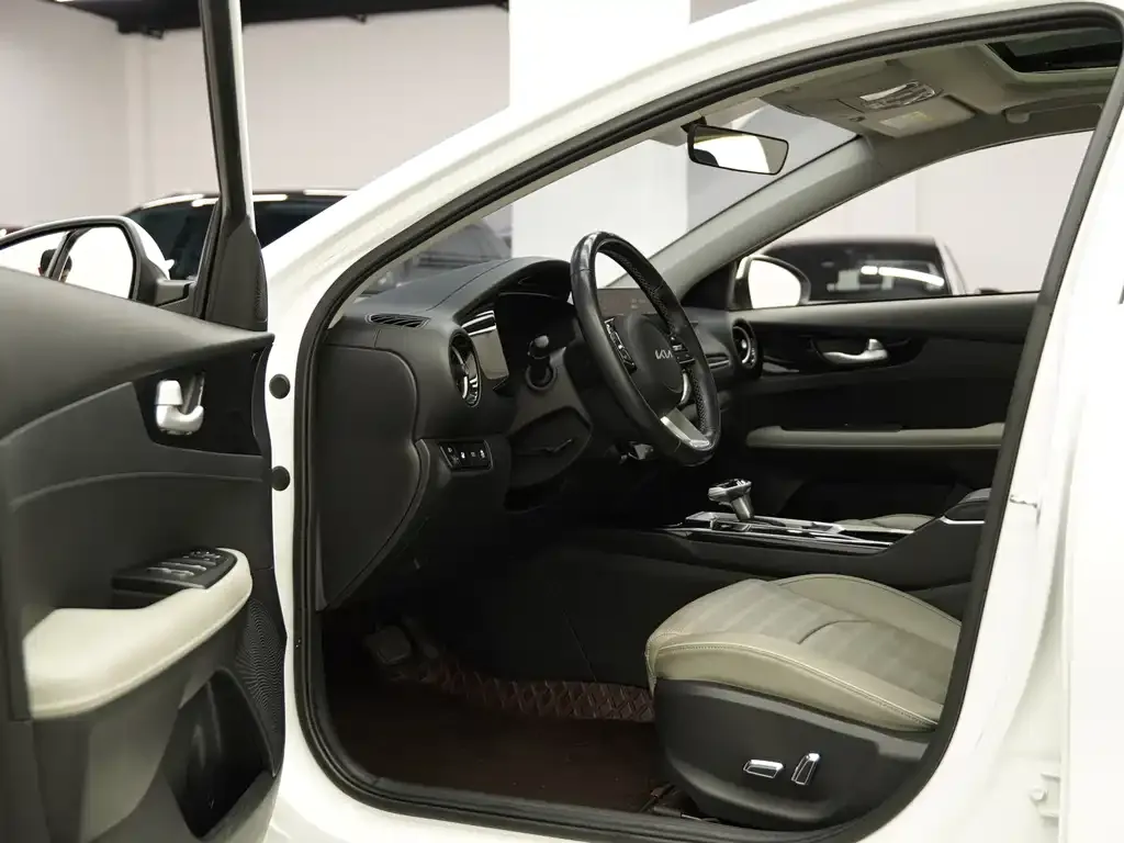 Kia K3 2023 из CN, фото 3
