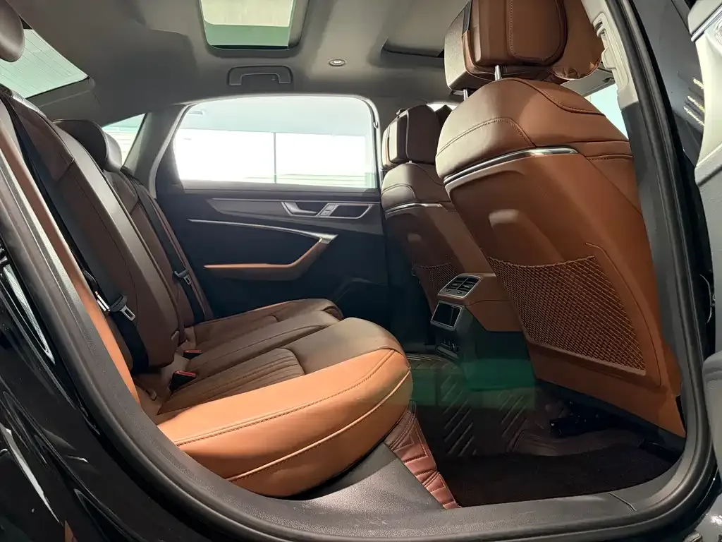 Audi A6L 2024 из CN, фото 7