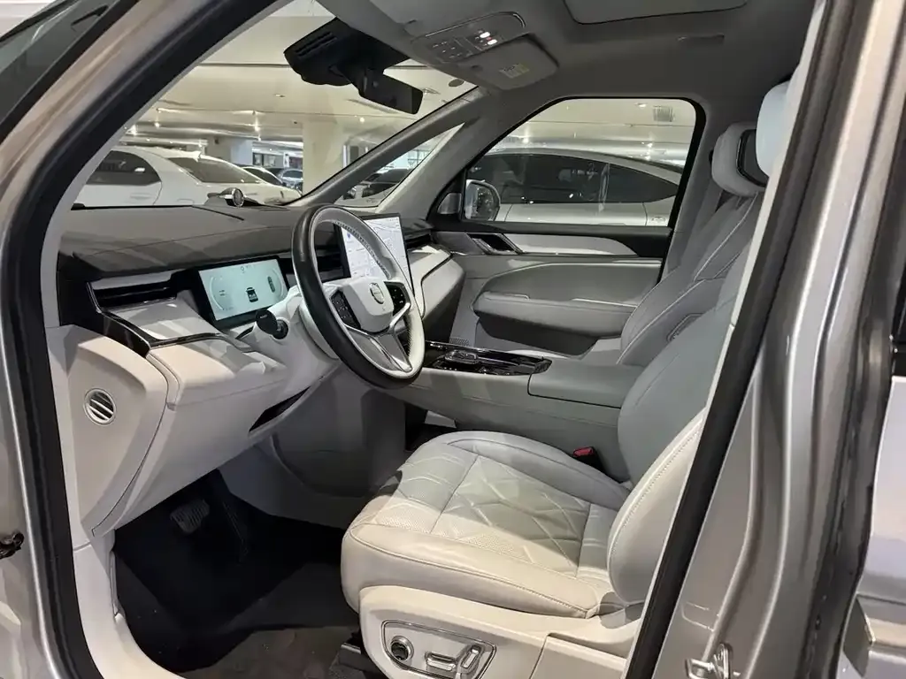 Volvo EM90 2024 из CN, фото 6