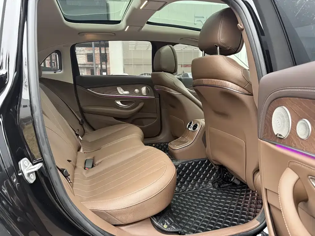 Mercedes-Benz E-Class 2023 из CN, фото 9