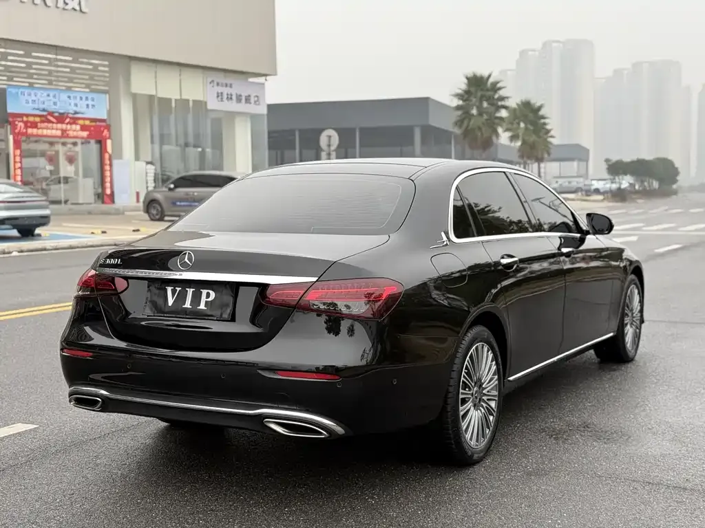 Mercedes-Benz E-Class 2023 из CN, фото 2
