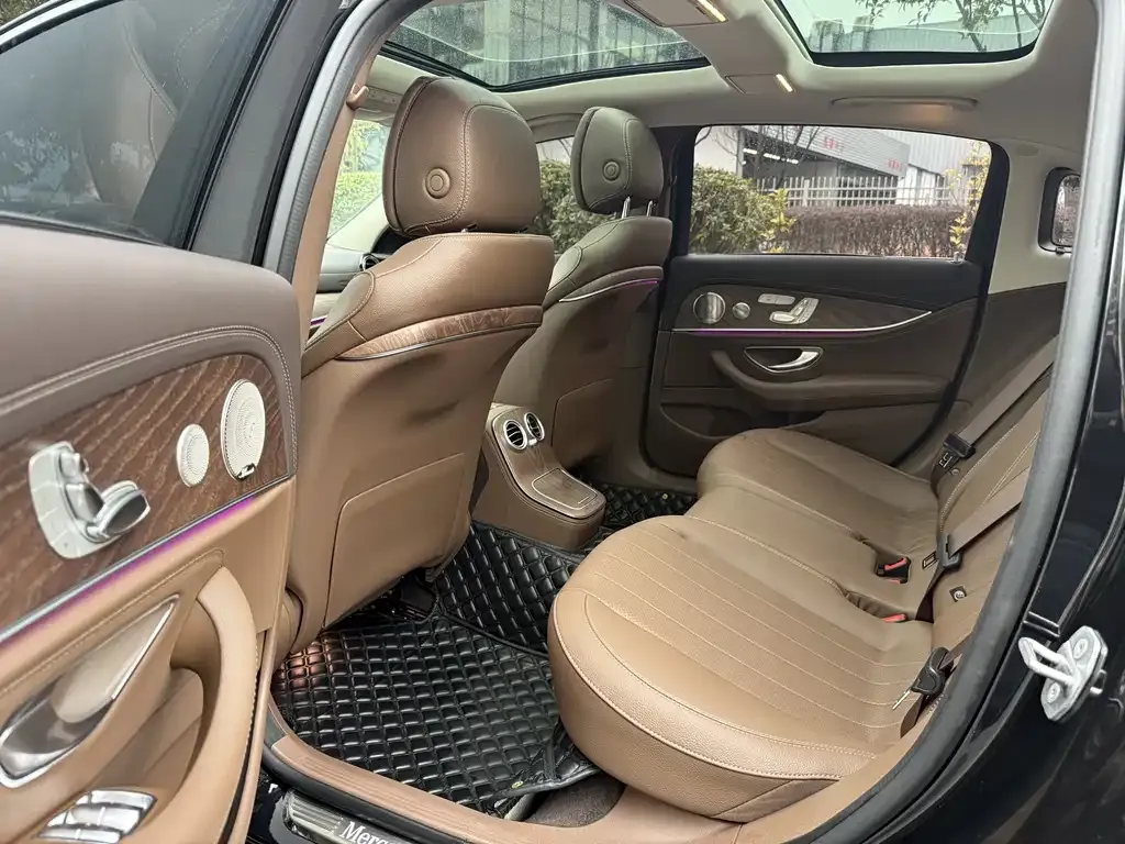 Mercedes-Benz E-Class 2023 из CN, фото 8