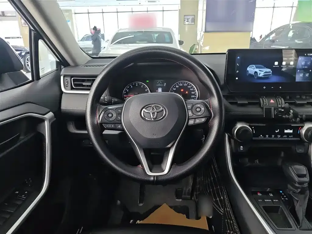 Toyota RAV4 2023 из CN, фото 8