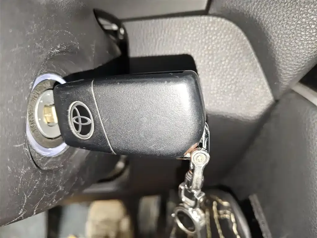 Toyota RAV4 2023 из CN, фото 3