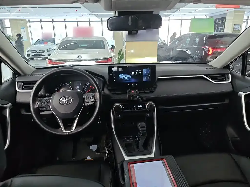 Toyota RAV4 2023 из CN, фото 2