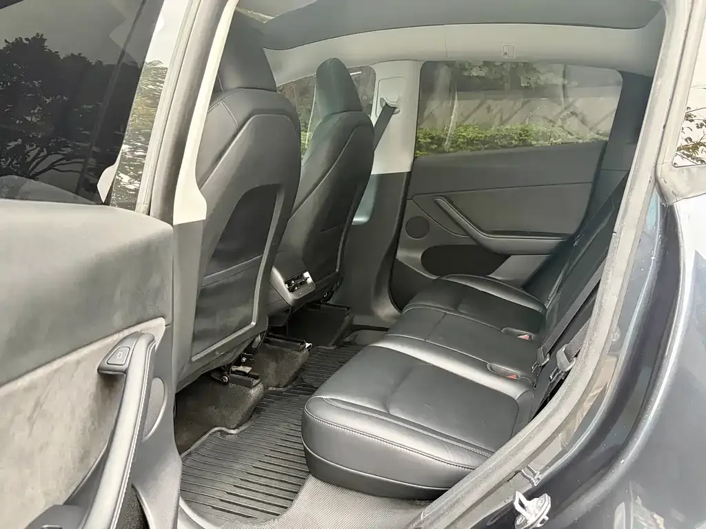 Tesla Model Y 2024 из CN, фото 2
