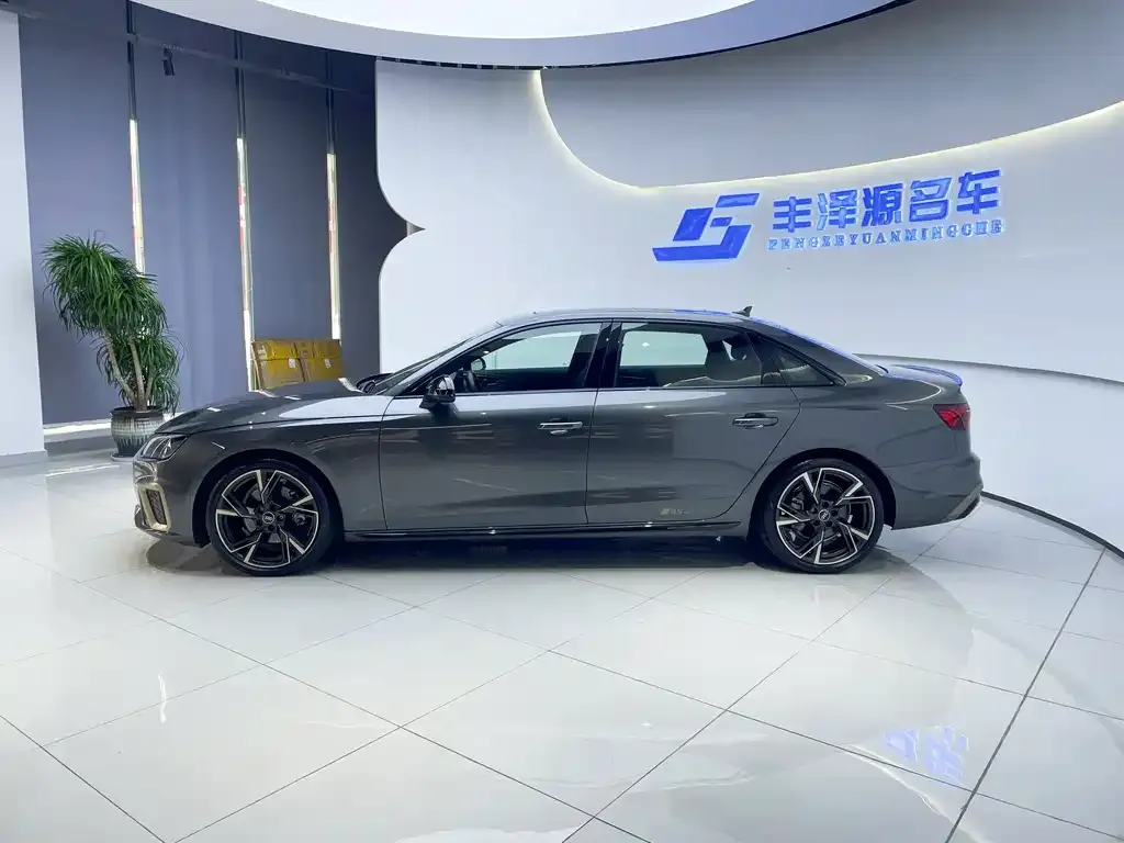 Audi A4L 2024 из CN, фото 4