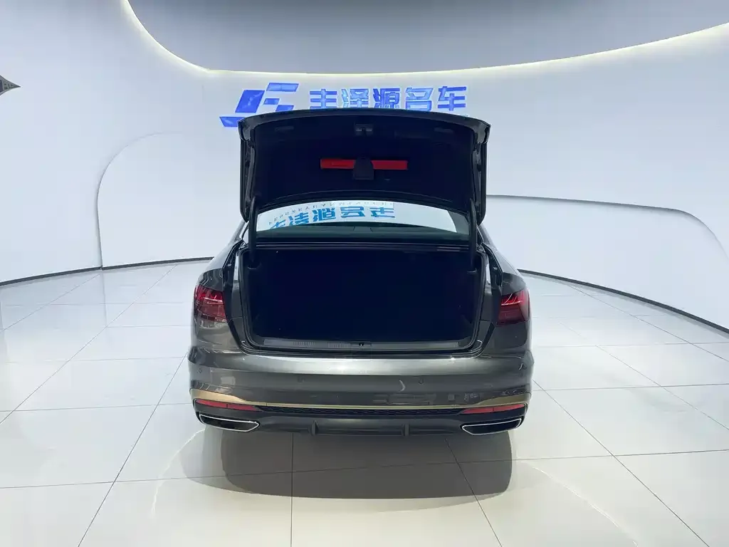 Audi A4L 2024 из CN, фото 10