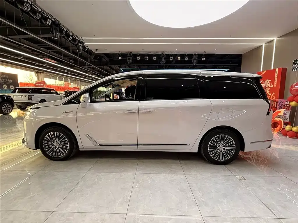 Buick GL8 Hybrid 2024 из CN, фото 2