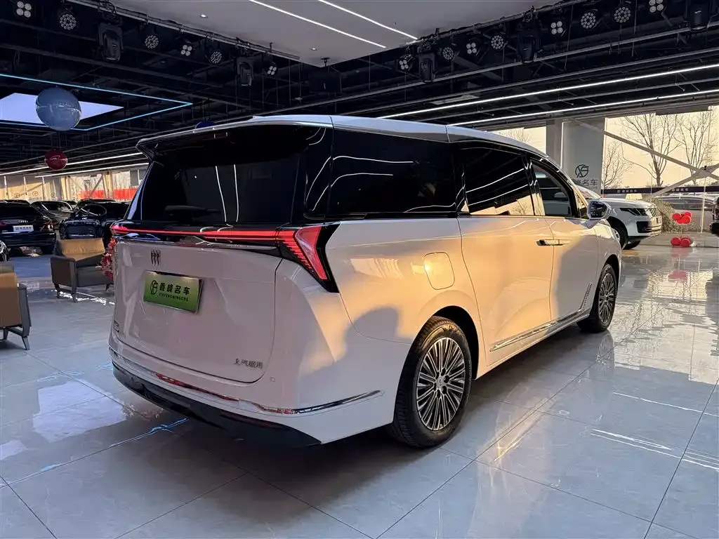 Buick GL8 Hybrid 2024 из CN, фото 8