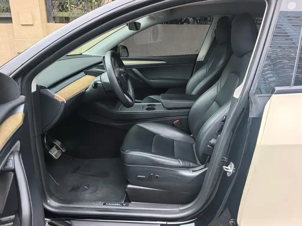 Tesla Model Y 2023 из CN, фото 4