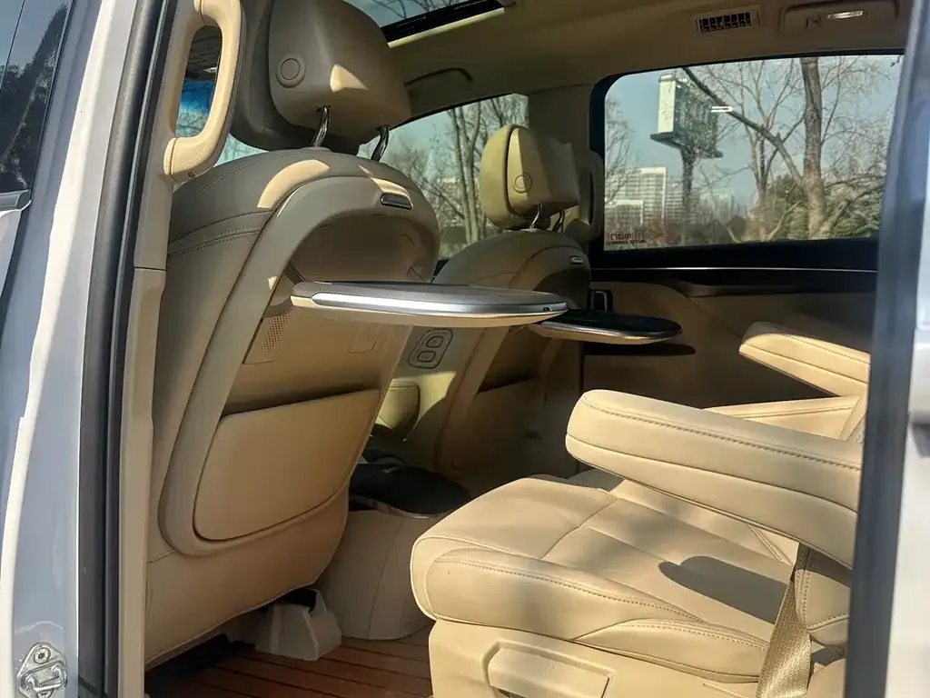 Buick GL8 2024 из CN, фото 9