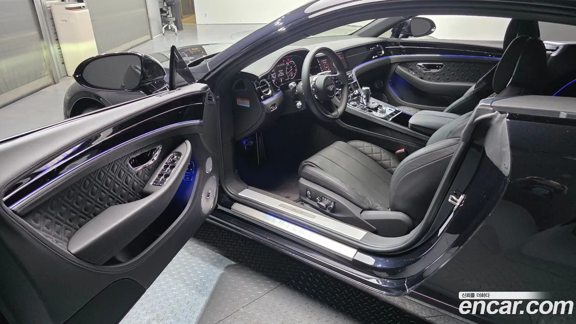 Bentley Continental 2023 из KR, фото 8