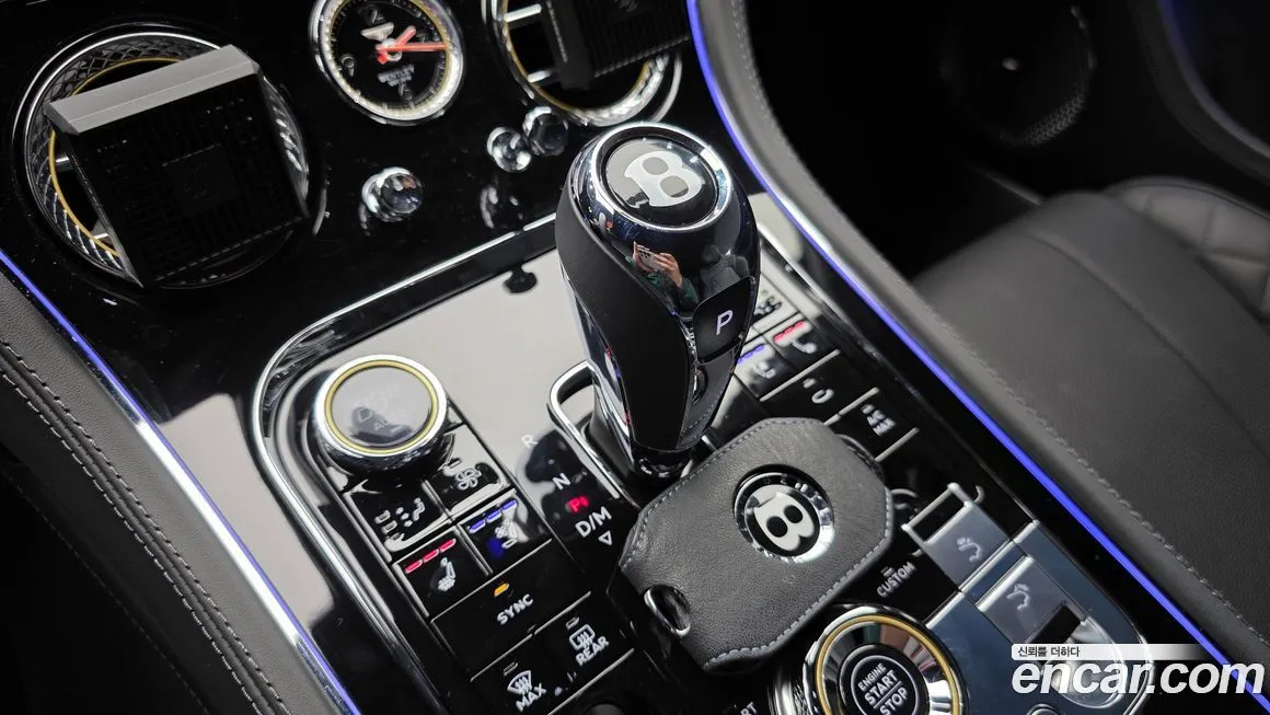 Bentley Continental 2023 из KR, фото 10
