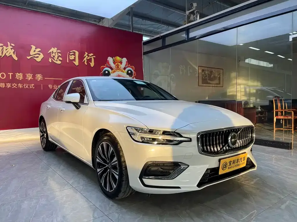 Volvo S60 2026 из CN, фото 7