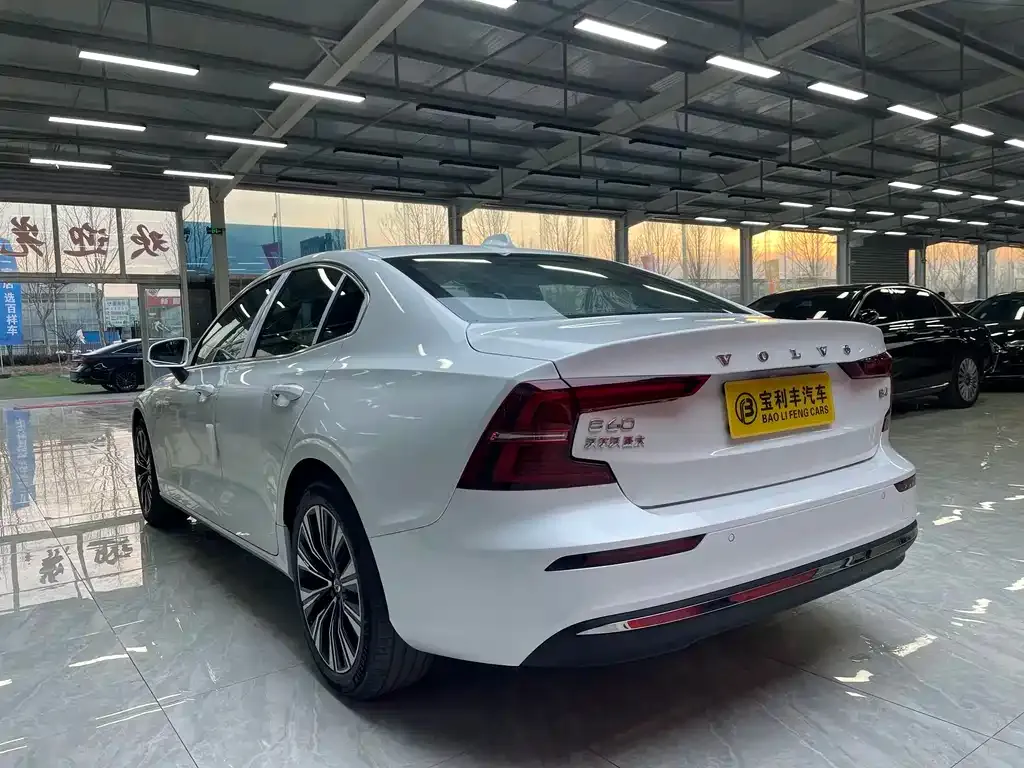 Volvo S60 2026 из CN, фото 5