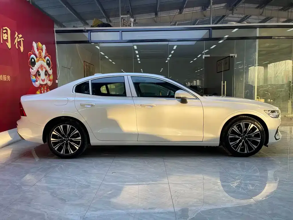 Volvo S60 2026 из CN, фото 8